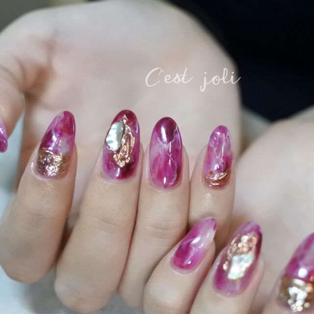 ピンクの大理石 ネイルやマツエクの最新デザインや技術 熊本市のnail Salon C Est Joliでお洒落を実現